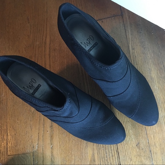 Black High Heeled Booties Sz 7.5 - Picture 4 of 6